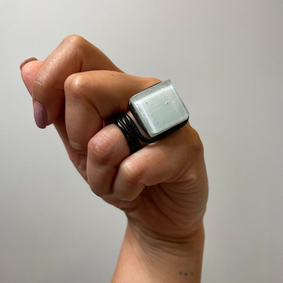 Handmade Chilean Oversized Statement Ring Black and White - Picture 1 of 7